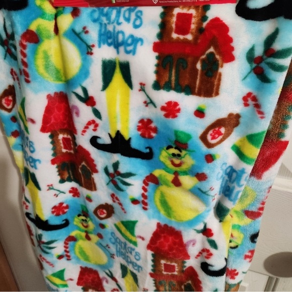 ELF Christmas Holiday SantasHelper Blanket Throw NEW - Picture 3 of 4